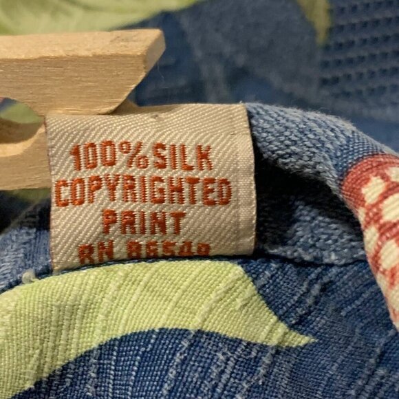 Tommy Bahama Men's Hawaiian Tropical Floral 100% Silk Short Sleeve Camp Shirt - Picture 8 of 11